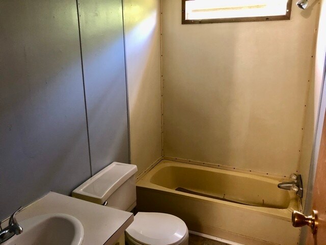 Building Photo - 102 Sunny Ln