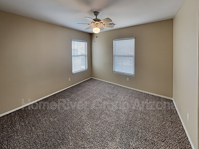 Building Photo - 6413 W Valencia Dr