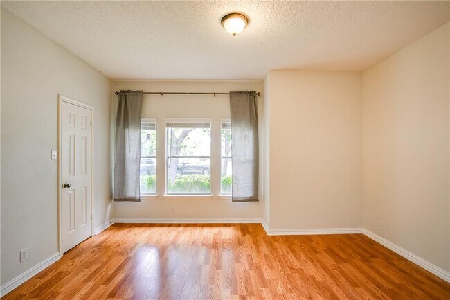 Building Photo - 1706 Chino Cove