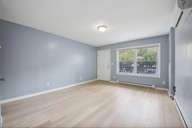 Building Photo - 259 Pine St