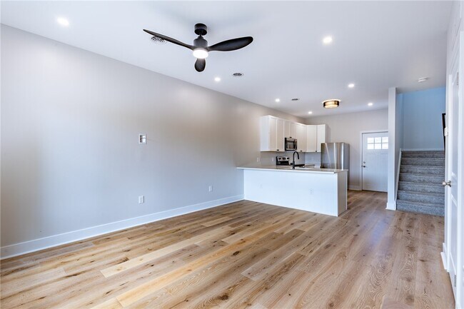 Building Photo - 169 S Union St