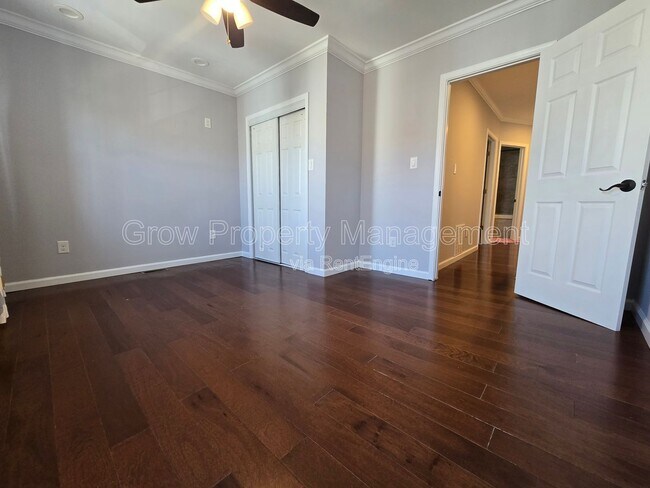 Building Photo - 1649 S Bailey St