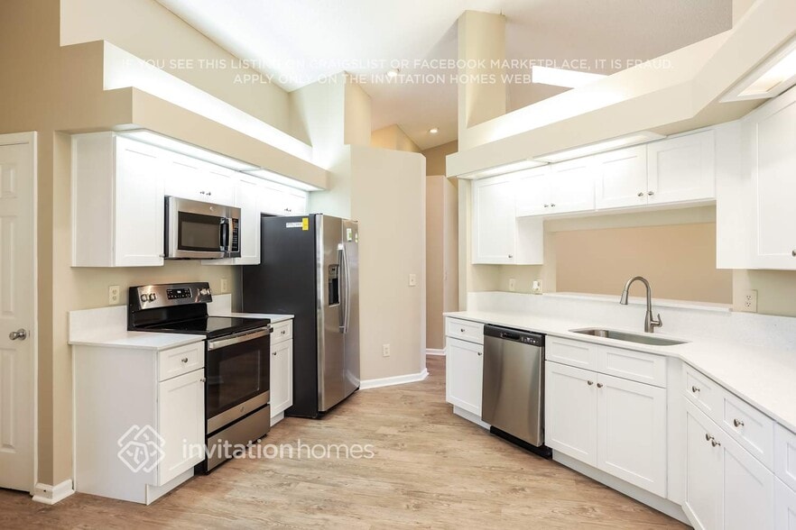 Building Photo - 8460 Branchwater Dr