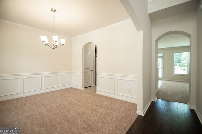 Building Photo - 5863 Krim Dr