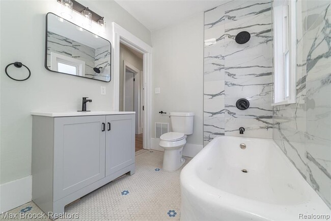 Building Photo - 3266 Collingwood St