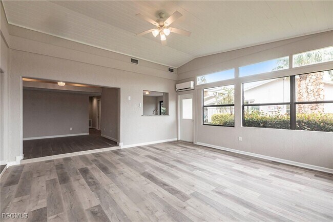 Building Photo - 16737 Pheasant Ct