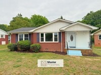 Building Photo - 12 Templewood Dr