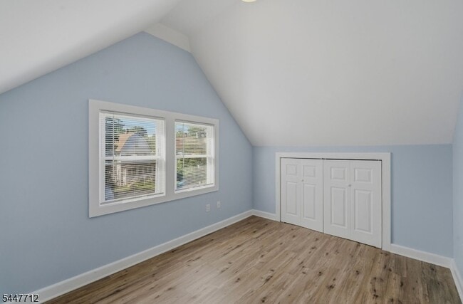 Building Photo - 161 Broughton Ave