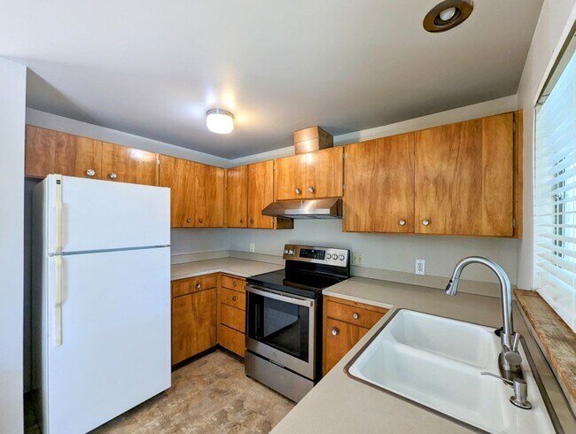 Building Photo - 3Bd/1.5Ba Kenmore House