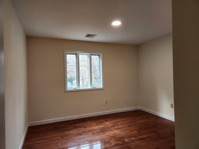 Building Photo - 157 Ball Pond Rd