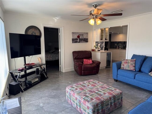 Building Photo - 1631 NE 32nd St