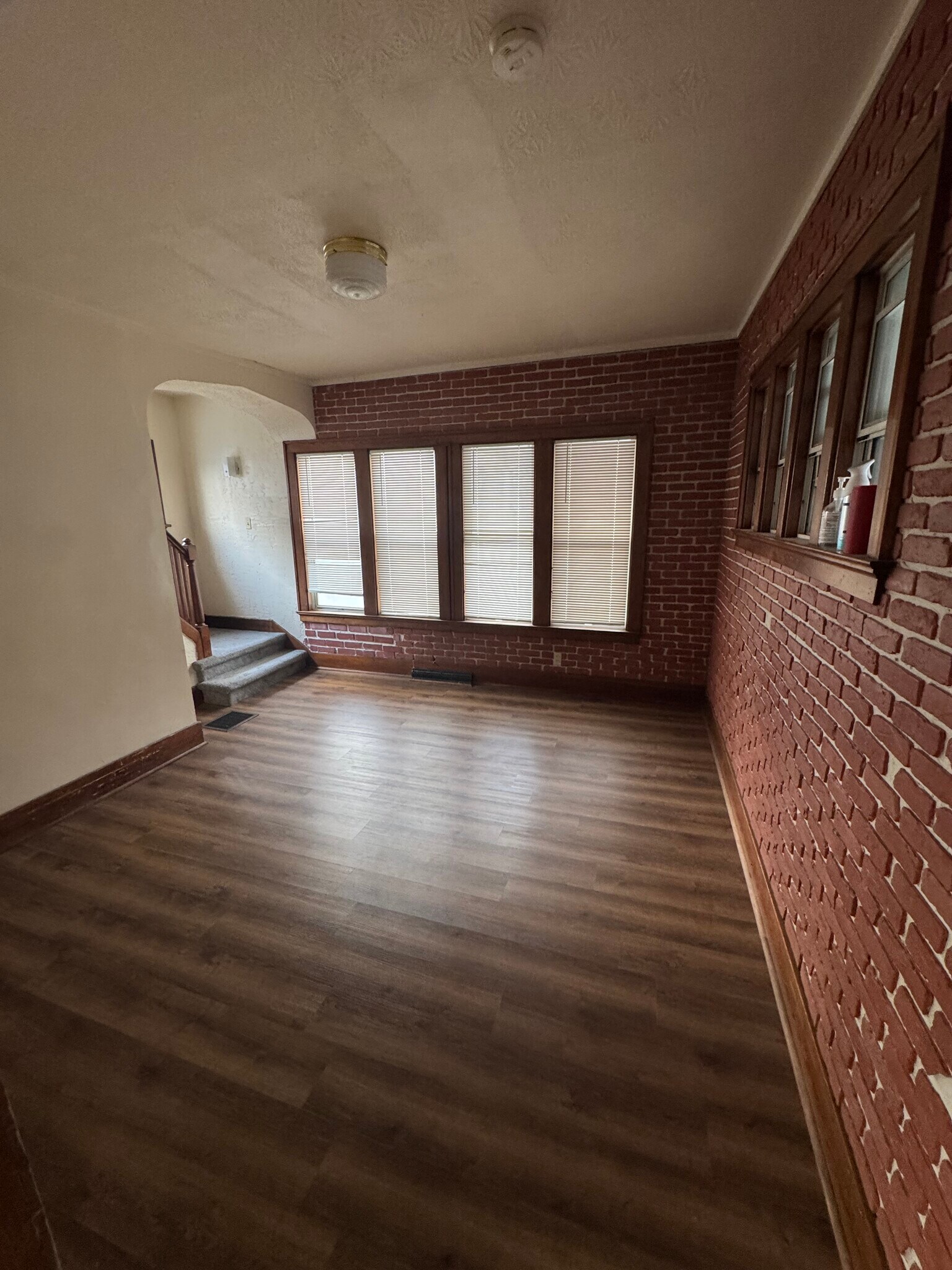 Building Photo - 58 Caledonia St NE