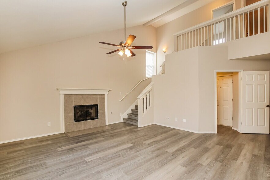 Building Photo - 1504 Lorson Loop