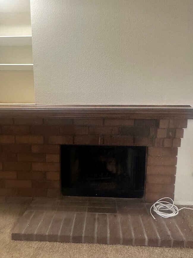 Building Photo - Charming 3-Bed/2.5-Bath Townhome with 2-Car Garage in Garden Grove