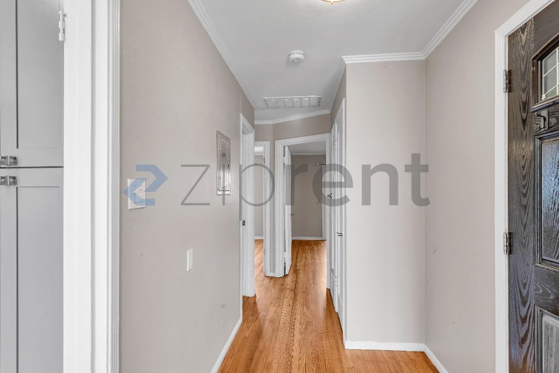 Building Photo - Unit 2466