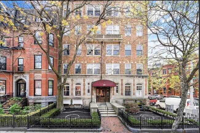 Building Photo - 282 Newbury St