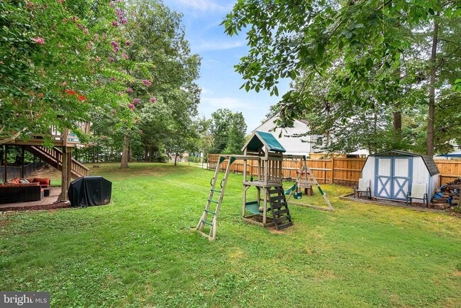 Building Photo - 7390 Lake Dr