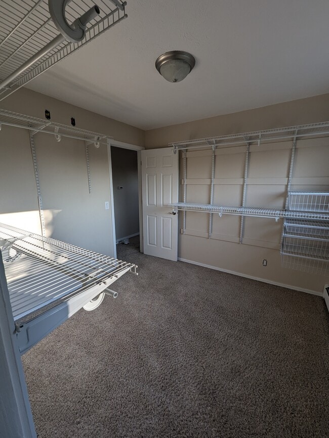 Building Photo - 2302 Garland Dr