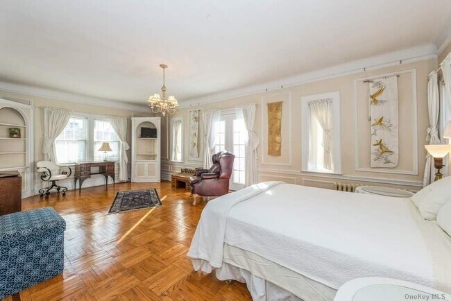 Building Photo - 161 W Beech St