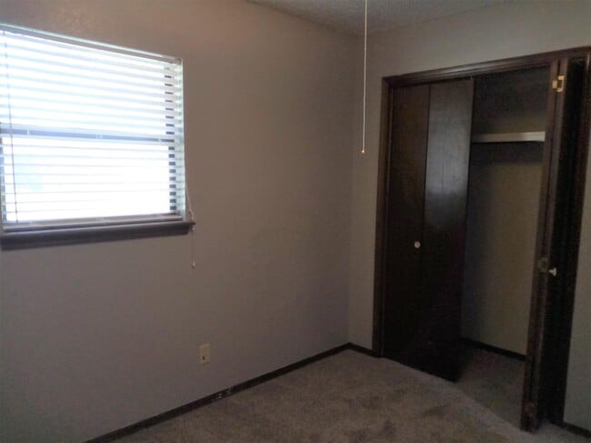 Building Photo - 1403 Nancy Dr