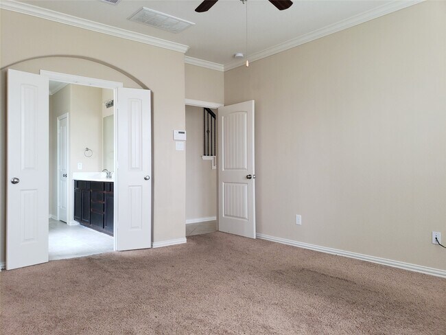 Building Photo - 8818 Cornina Dr