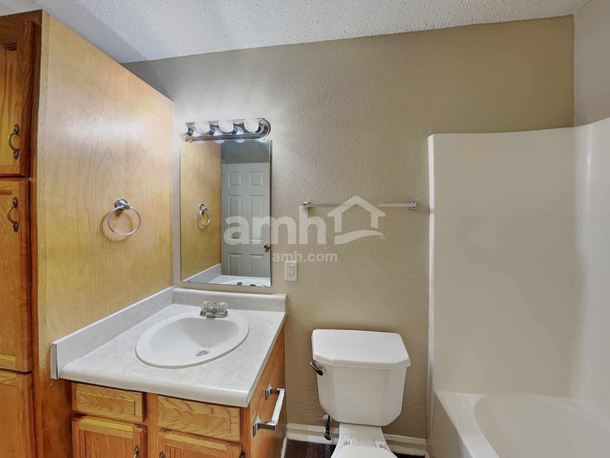 Building Photo - 4708 Whitview Ln