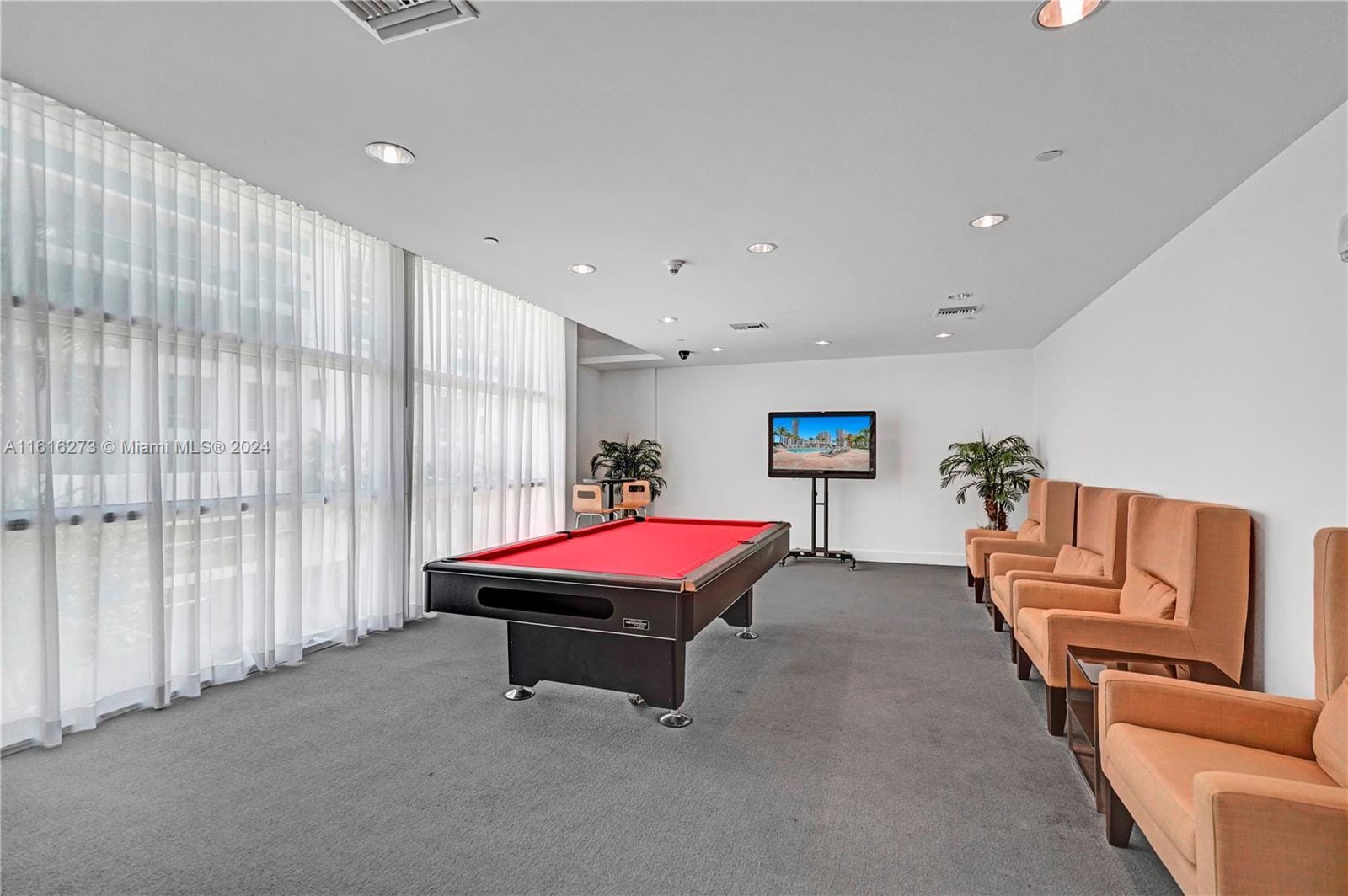 Amenities - 350 NE 24th St