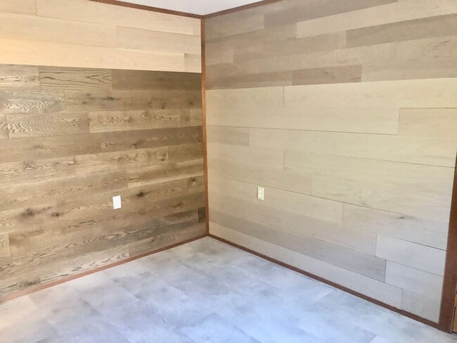 Building Photo - Pioche Mining Town 2 Bedroom Home