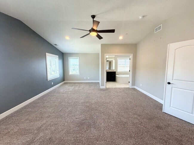 Building Photo - Beautiful 5 Bedroom with Den/Office and Large Bonus Room in Bethany Ridge!!!