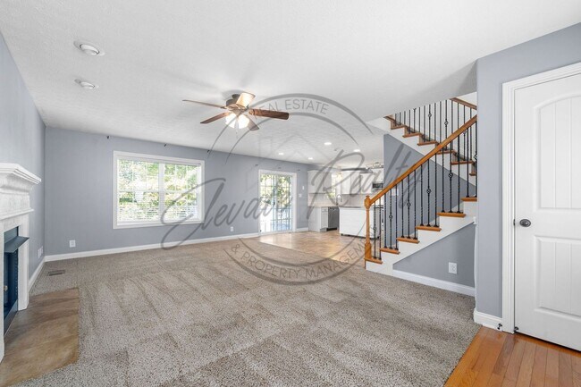 Building Photo - Charming 3-Bedroom Home with Bonus Room, F...