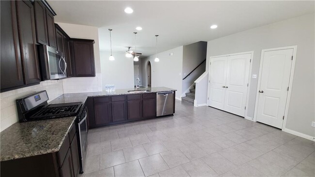 Building Photo - 524 Palmilla St