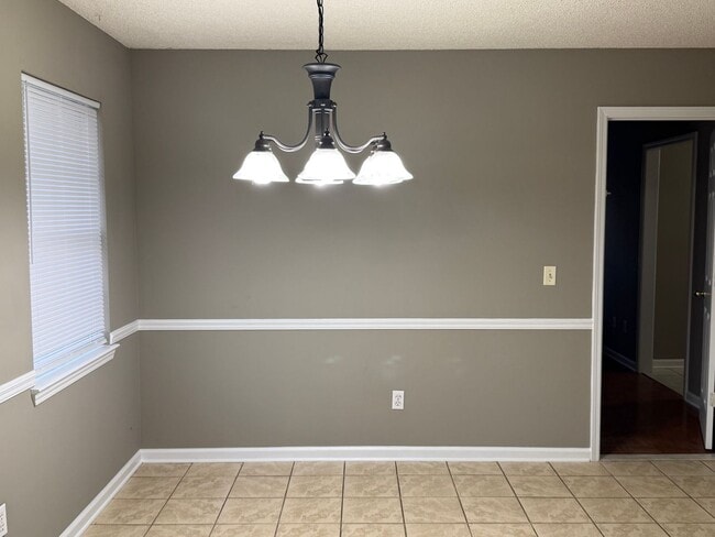 Building Photo - 304 Natchez Rd