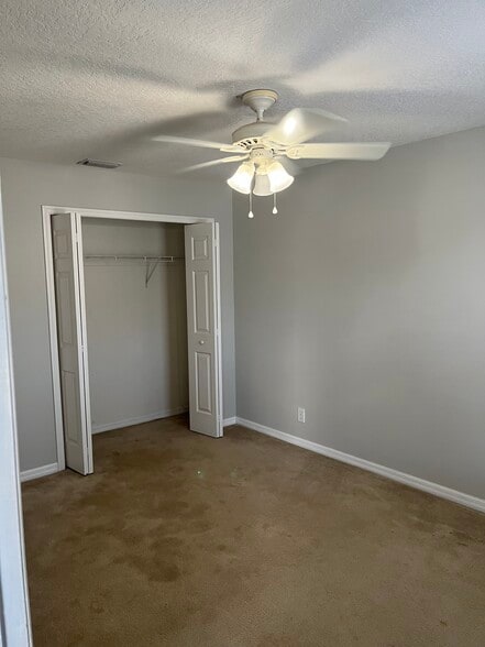 bedroom 3 - 1018 Bella Vista Dr NE