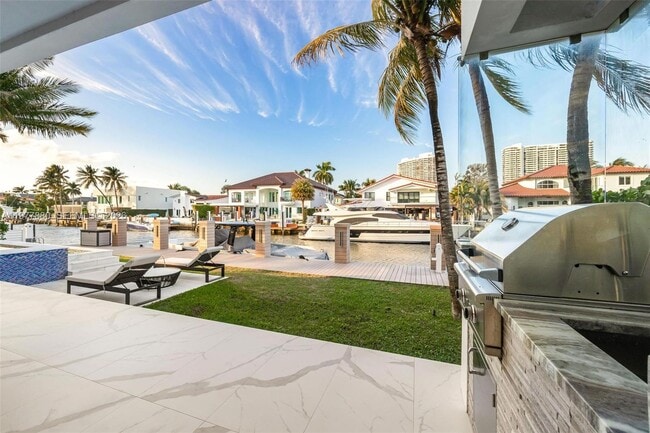 Building Photo - 3367 NE 168th St