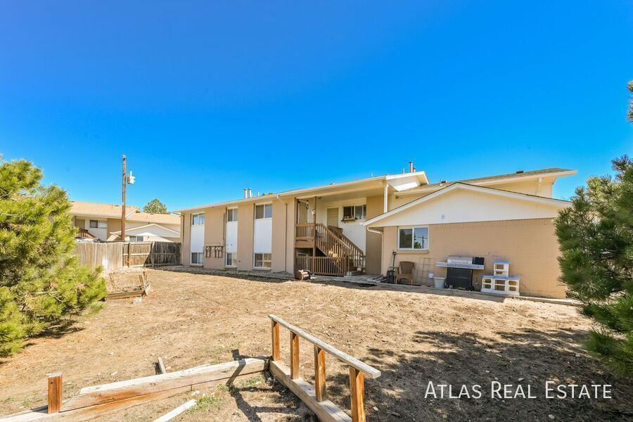 Building Photo - 960 Bishop Ct