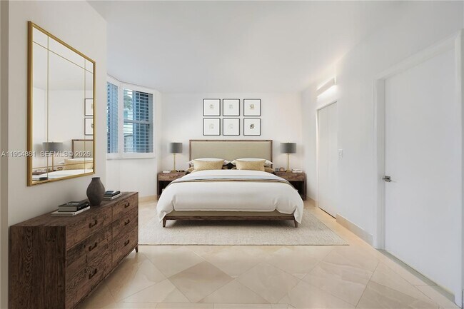 Building Photo - 300 South Pointe Dr