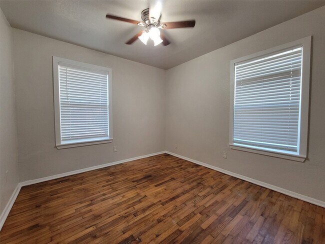 Building Photo - 1335 Richard St