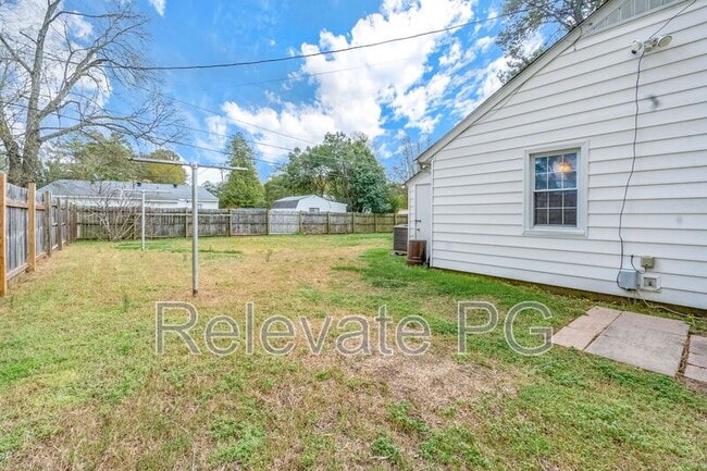 Building Photo - 1313 St Michaels Ln