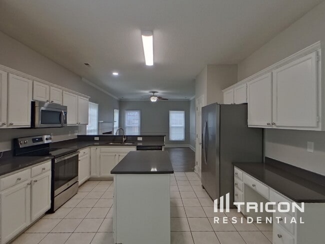 Building Photo - 10913 Gladewater Dr