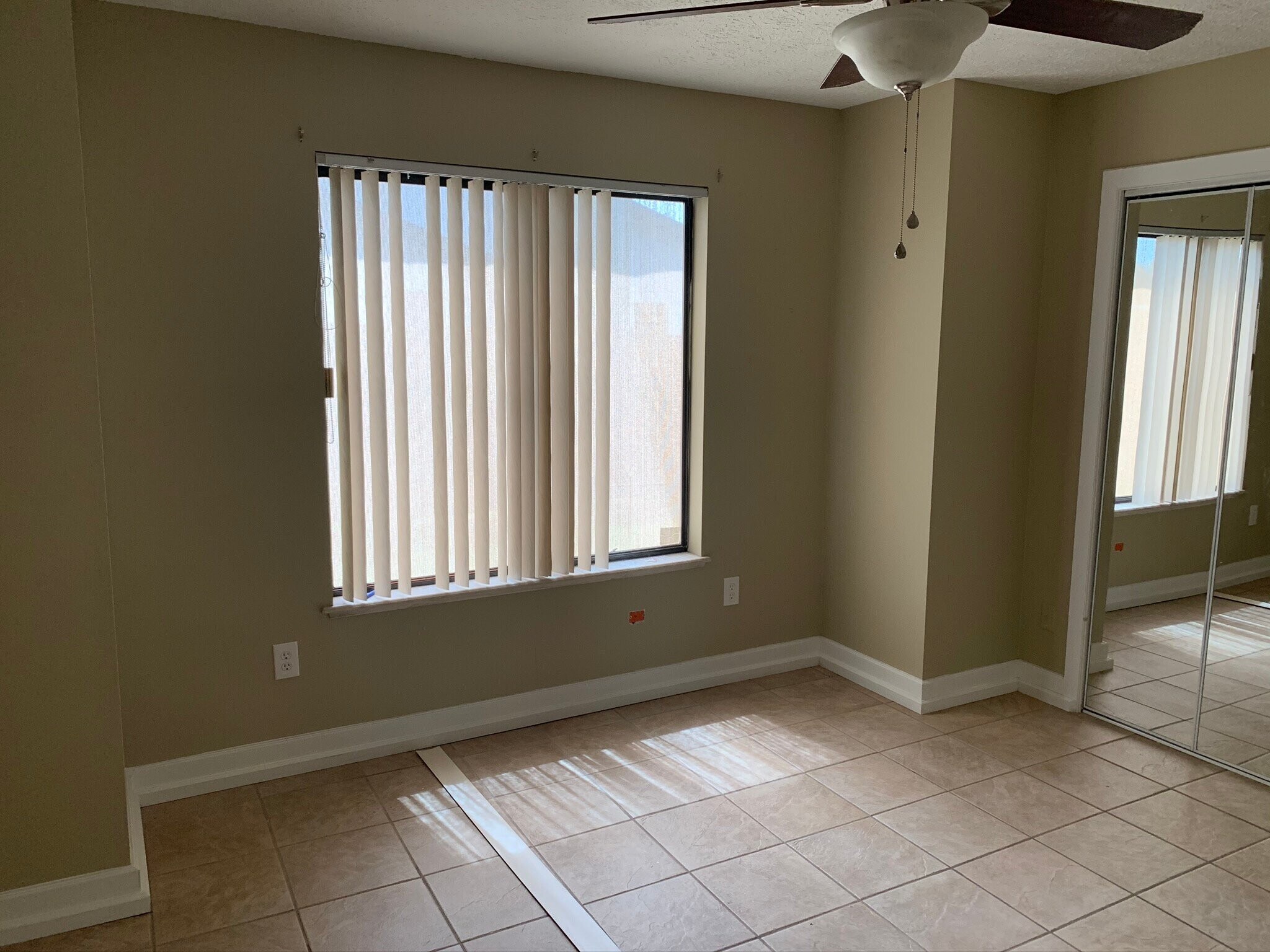Building Photo - 2338 Briarwood Pl