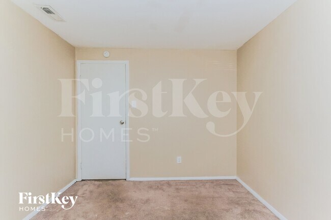 Building Photo - 1733 Alimingo Dr