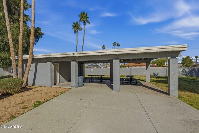 Building Photo - 6627 N 27th Ave