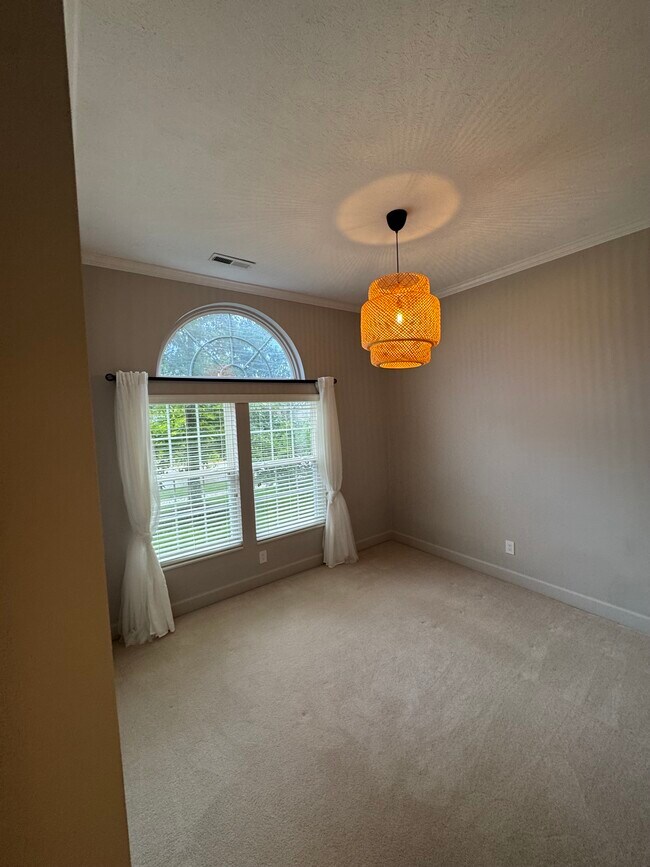 Building Photo - 10128 Sawtry Ln