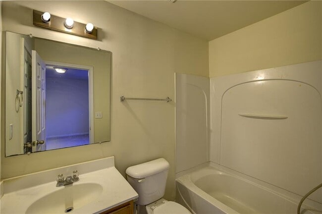 Building Photo - 2247 Landing Ridge Dr