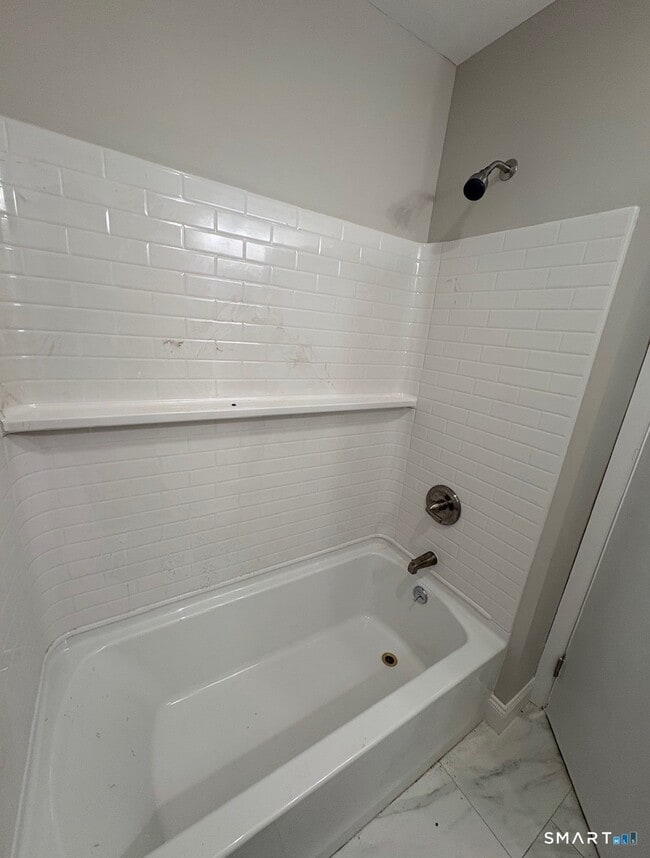 Building Photo - 34 Center St