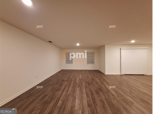 Building Photo - 514 Liberty Hall Dr