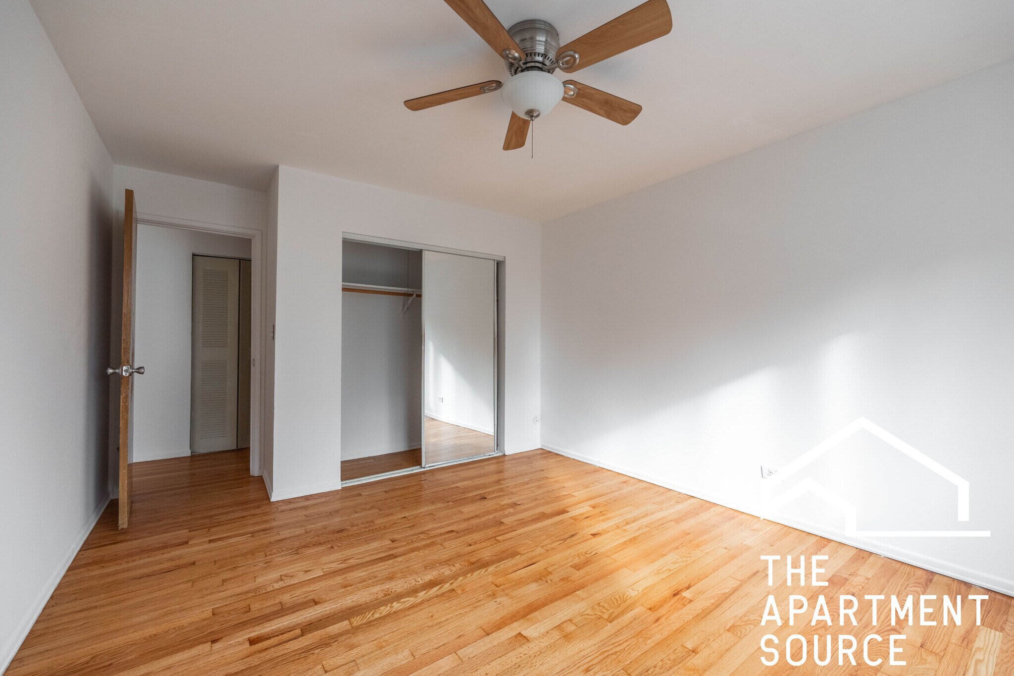 Building Photo - 6250 N Kenmore Ave