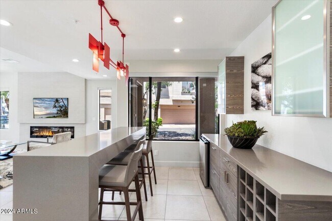 Building Photo - 8989 E Gainey Ranch Rd