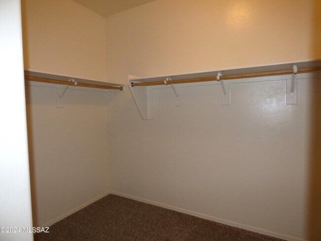 Building Photo - 10208 N Crooked Peak Trail