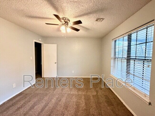 Building Photo - 6824 E 95th St